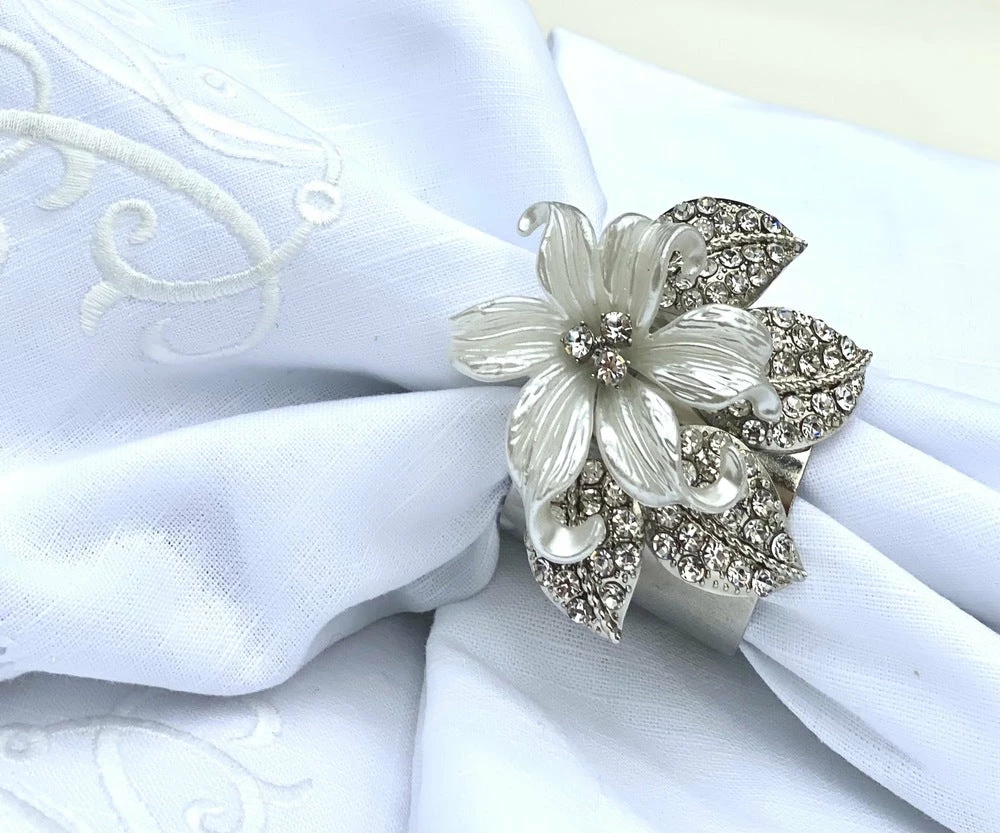 TRISH SCULLY Mother's Day Gift Guide FLEUR BLANCHE NAPKIN RING SET OF 2 7 TRISH SCULLY Mother's Day Gift Guide FLEUR BLANCHE NAPKIN RING SET OF 2