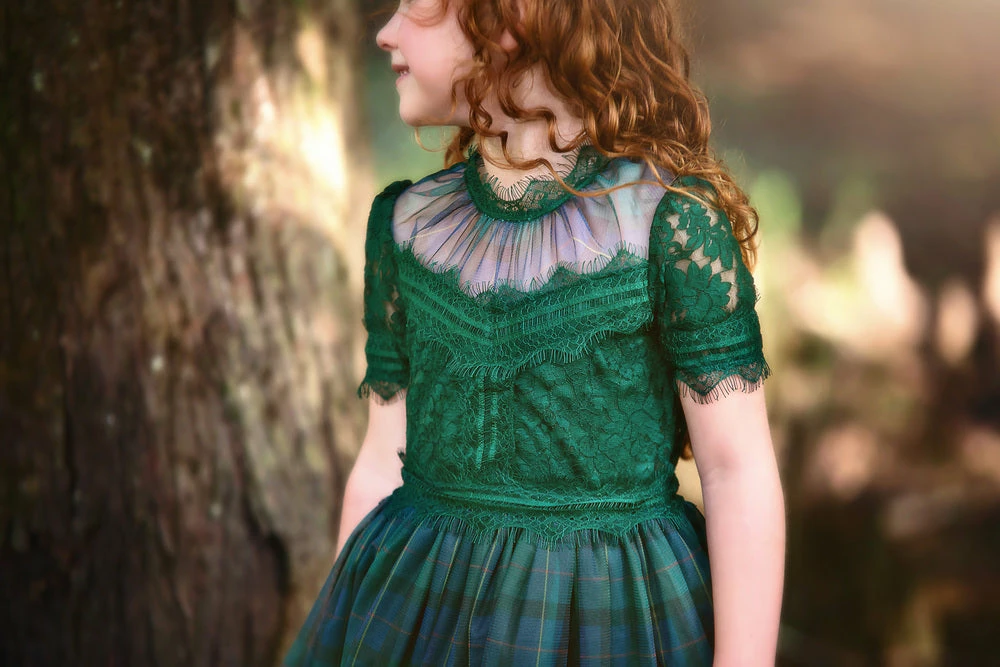 TRISH SCULLY HOME HARMONY GOWN BLACKWATCH TARTAN Spring/Summer 2022 5 TRISH SCULLY HOME HARMONY GOWN BLACKWATCH TARTAN Spring/Summer 2022