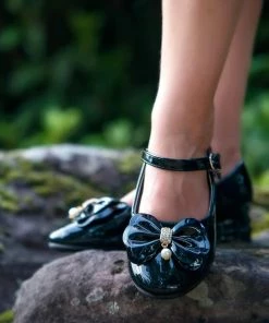 TRISH SCULLY BLACK BUTTERFLY SHOE Shoes 6 TRISH SCULLY BLACK BUTTERFLY SHOE Shoes