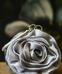 TRISH SCULLY LA ROSA PLATA SOFT CLUTCH