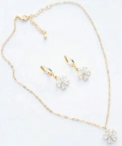 TRISH SCULLY GIRLS FLOWER NECKLACE & EARRING SET