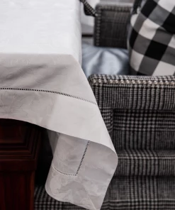 TRISH SCULLY HOME MILANO WHITE JACQUARD TABLE CLOTH 116" X 56" RECTANGLE
